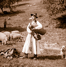 N�pek hangszerei a N�prajzi M�zeumb�l